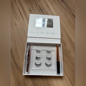 Moxilash Kit - False Eyelash Set with Applicator